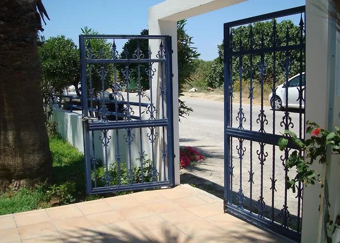 Philippos & Aparthotel 3*